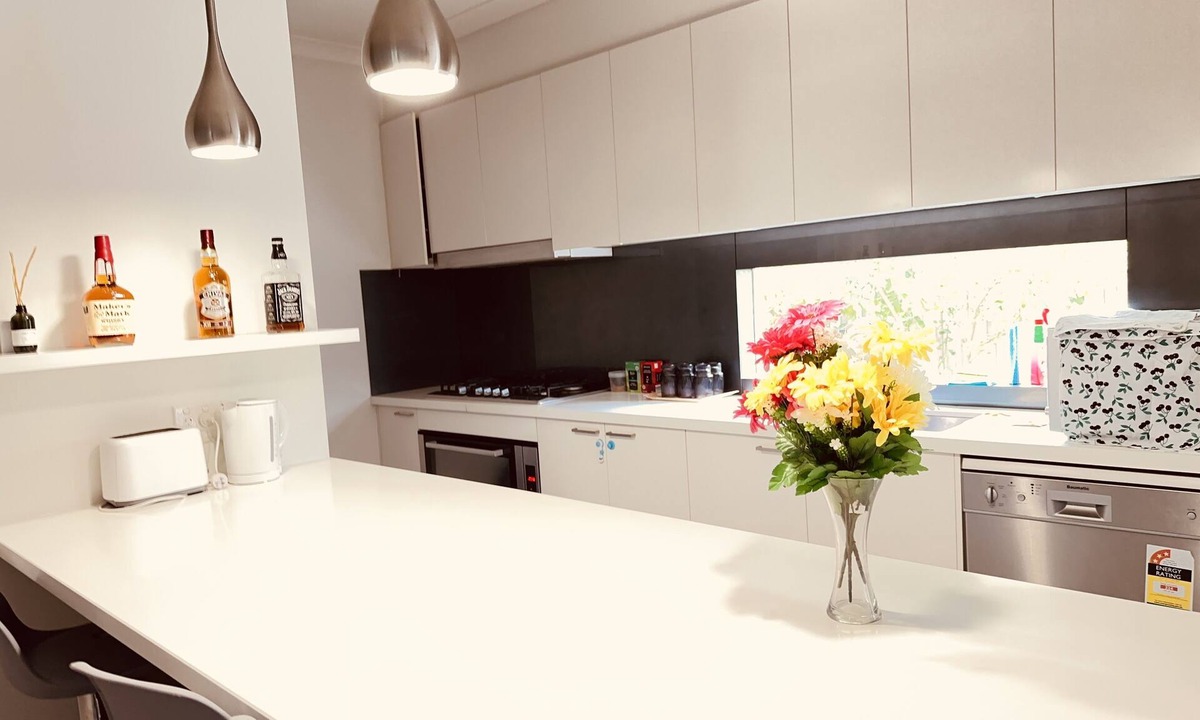 Tarneit House | Come and fall in love with this 3 bedroom riverdale beauty in Melbourne.
