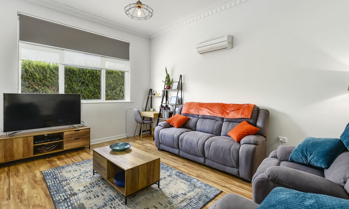 Mount Gambier House | Comfort on Crouch- Enjoy this beautiful house right in CBD.
