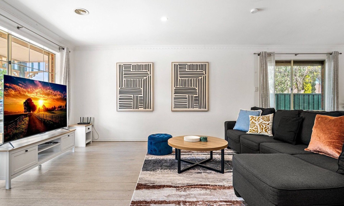 Caroline Springs Apartment | Comfortable Family Stay in Caroline Springs