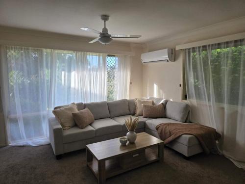 Bethania House | Comfortable Family Home Bethania 4B