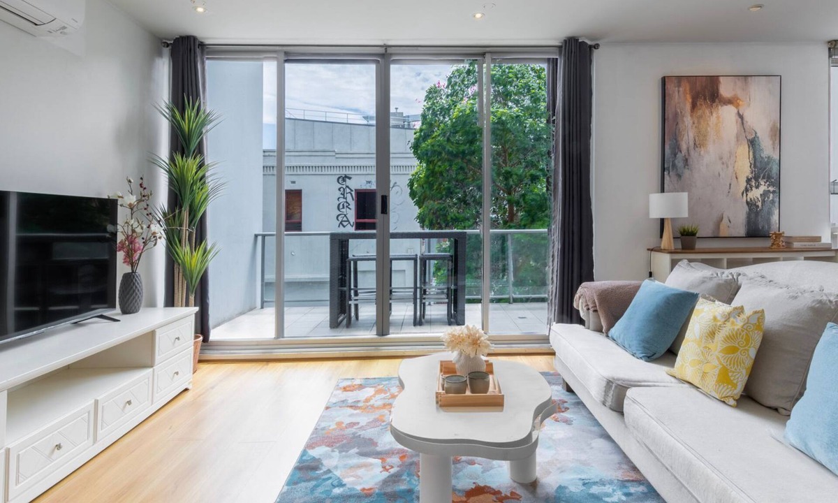 Footscray Apartment | Comfortable Loft Living in Footscray