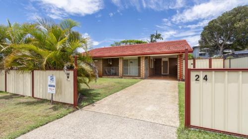 Bellara House | Comfortable Lowset Family Home