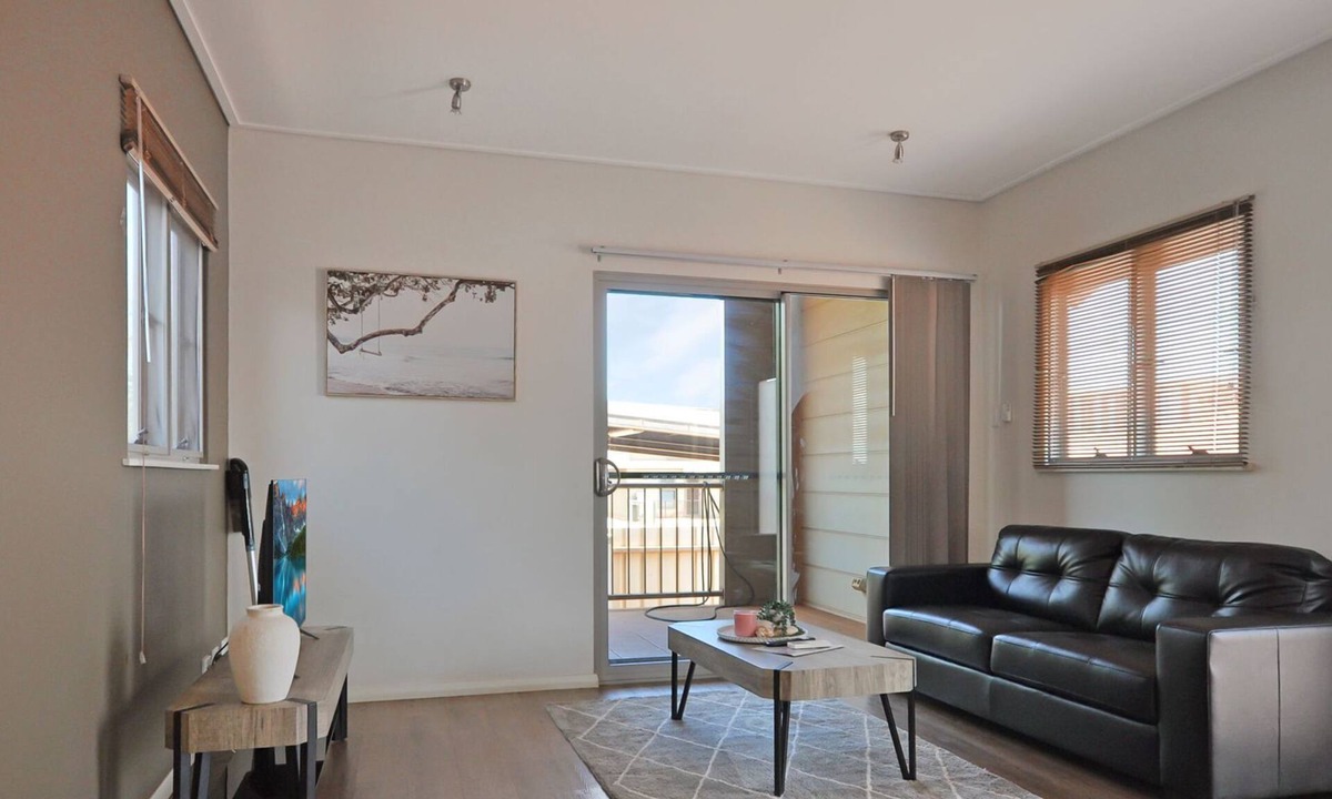 Port Hedland Apartment | Contemporary Crib Generous 1x1