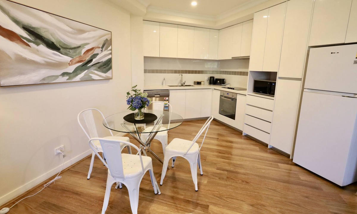 Midland Apartment | Contempory Comforts Midland