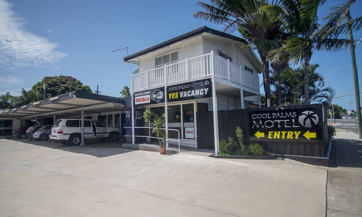West Mackay Hotel | Cool Palms Motel