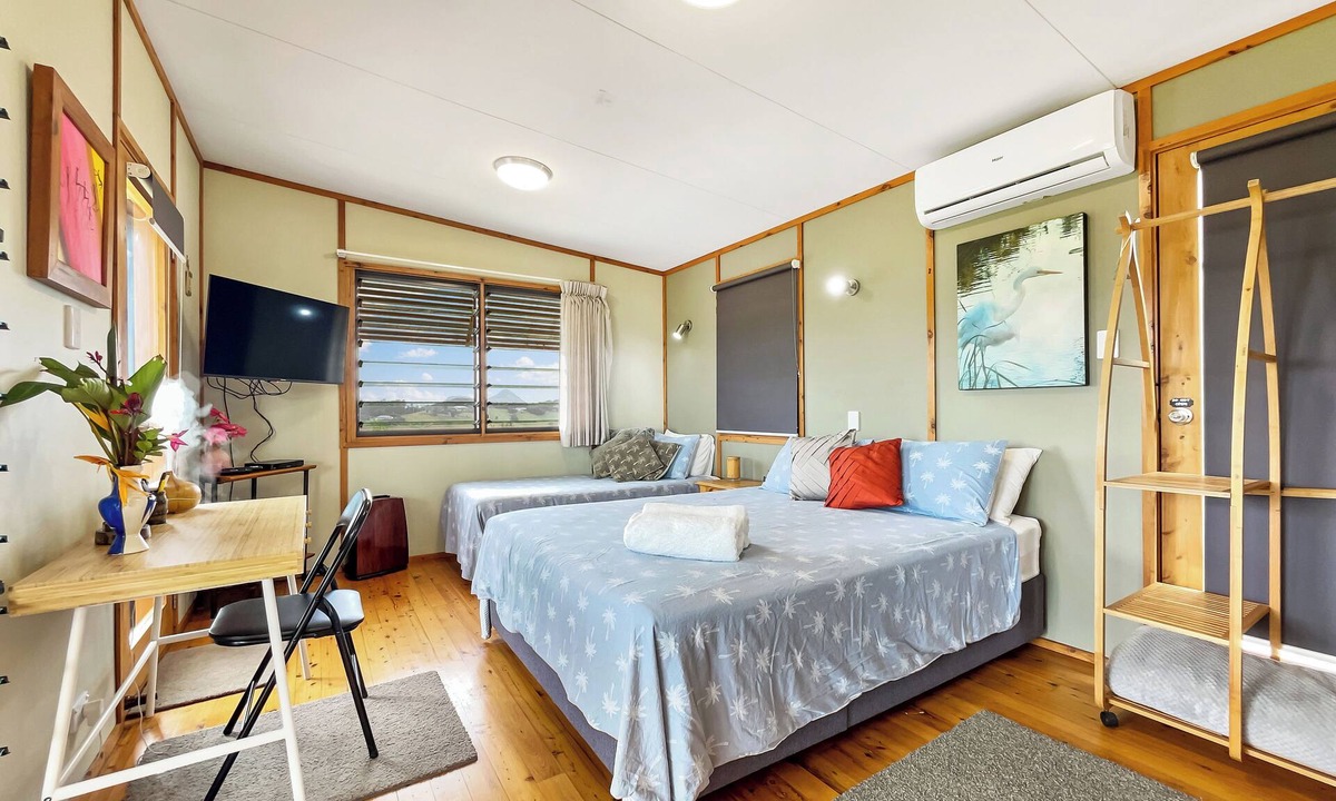 Cooroy Cottage | Cooroy - Sunshine Ridge Eco Cottage - Garden Views - 25 mins to Noosa Heads -