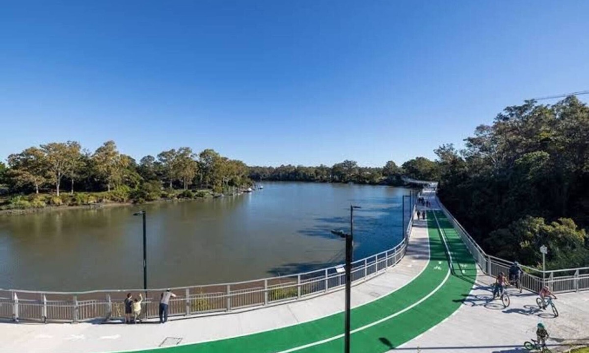 Indooroopilly House | Cosy Country Cottage, great location, pet friendly