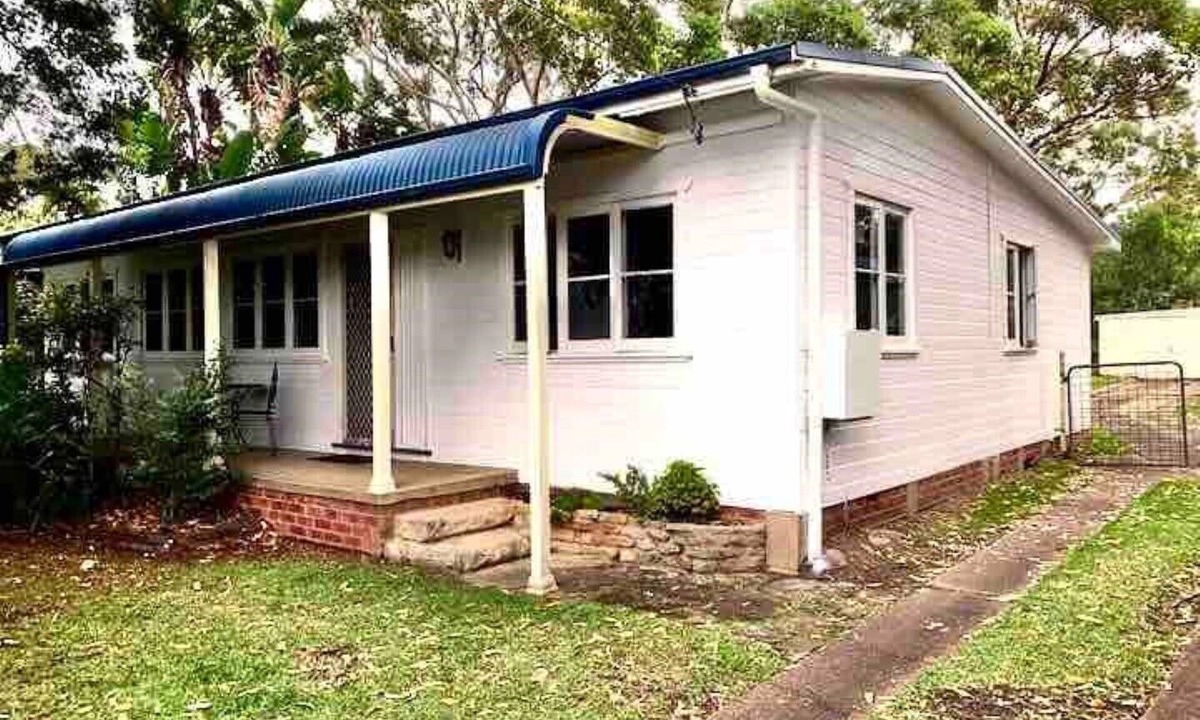 Cudmirrah House | Cosy two bedroom bungalow close to lake and ocean