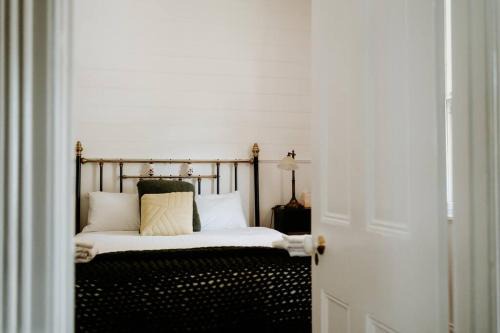 Wangaratta House | Cottage on Gray - Wangaratta