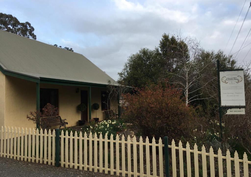 Angaston Bed & Breakfast | Country Pleasures Bed and Breakfast