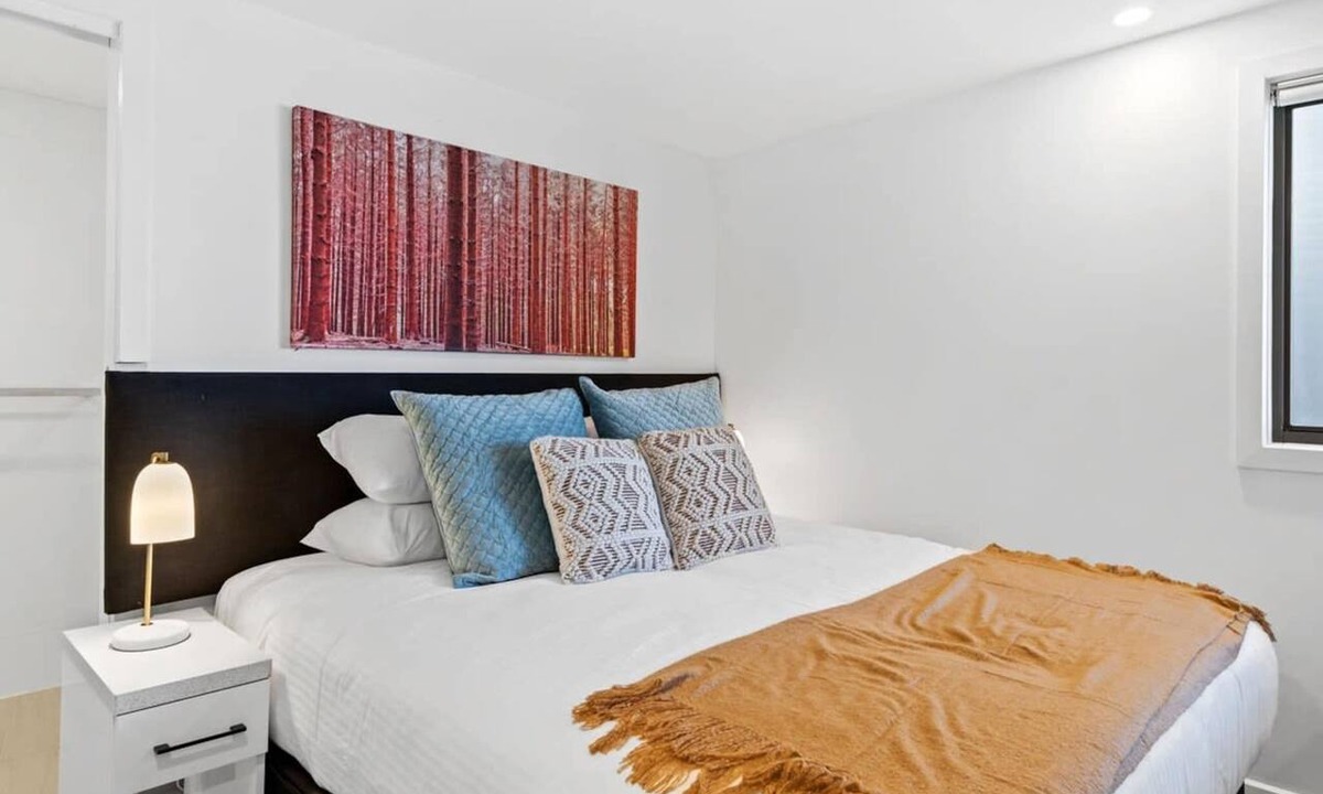 Carnegie Apartment | Cozy 1-Bed Studio Near Cafes and Shops