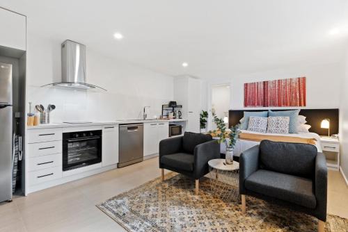 Carnegie Apartment | Cozy 1-Bed Studio Near Cafes and Shops