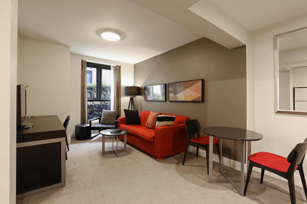 South Yarra Apartment | Cozy 1 Bedroom Apartment With Pool And Gym