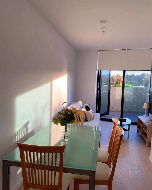 Phillip Apartment | Cozy 2BR, 2bath 2 parking, Pet Friendly, 6 sleep, Woden ,