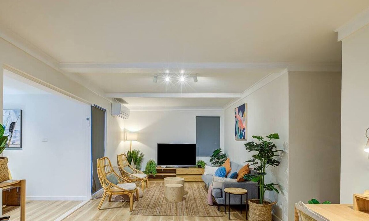 Kangaroo Point Apartment | COZY Central Kangaroo Point Pad + 2BR + Parking