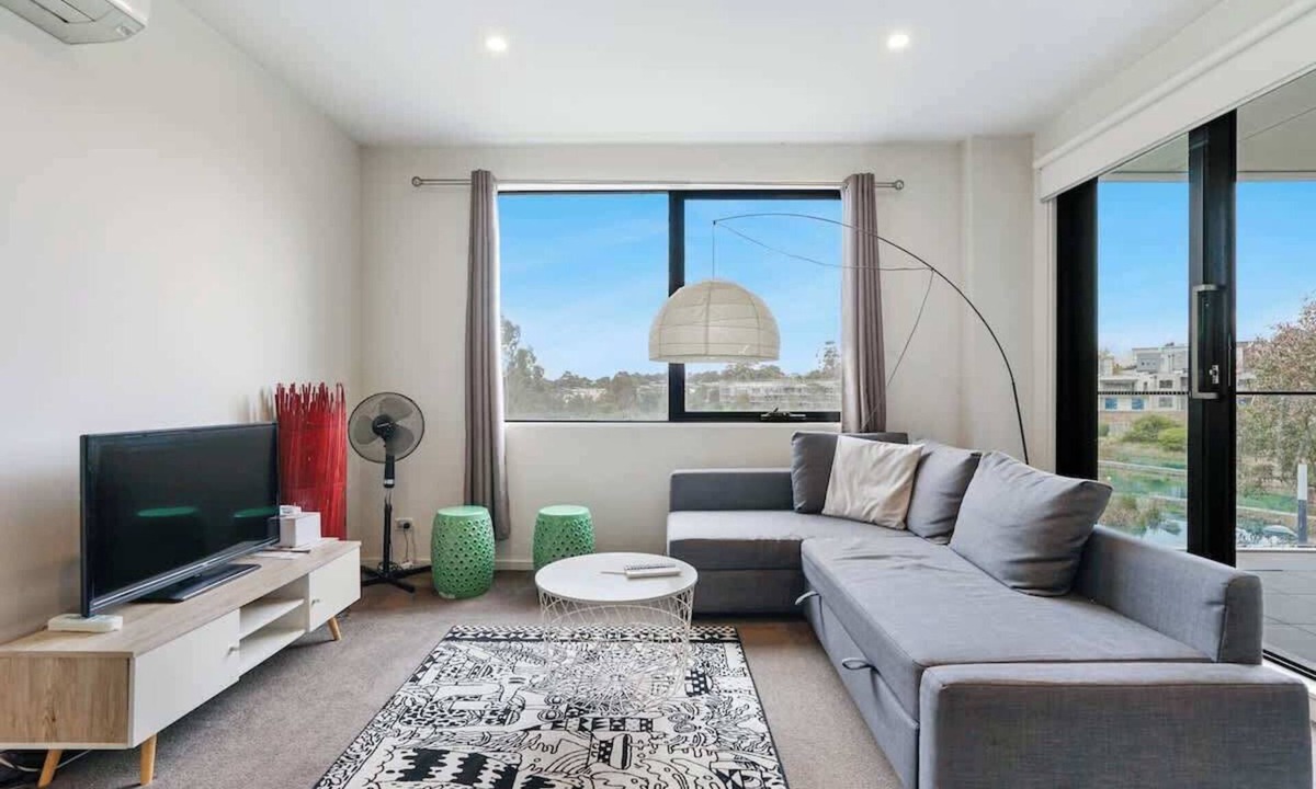 Bundoora Apartment | Cozy & Convenient Bundoora Apt withparking