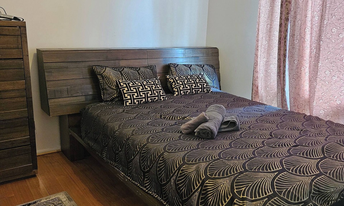 Sunbury House | Cozy Escape