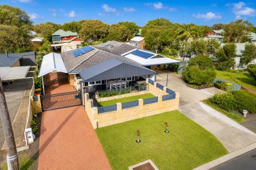 West Busselton House | Cozy Pet-Friendly Busselton Retreat