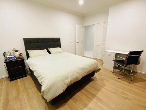 Manor Lakes House | Cozy, Relaxing & Welcoming Stay