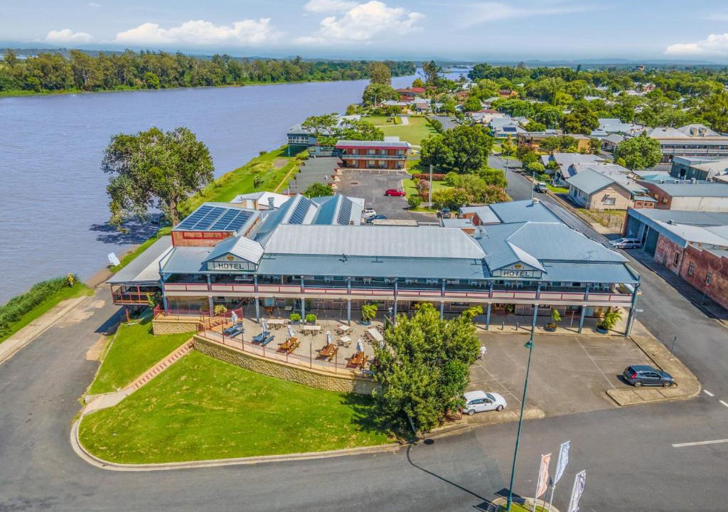 Grafton Hotel | Crown Hotel Motel
