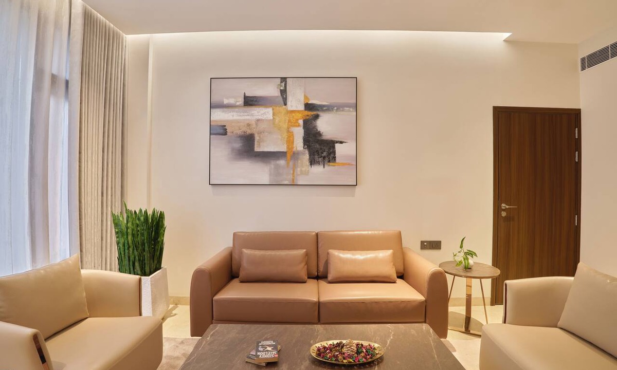 Kuravilangad Hotel | Crowne Regency