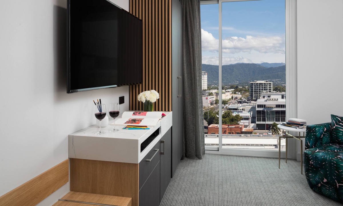Cairns Central Business District Hotel | Crystalbrook Bailey