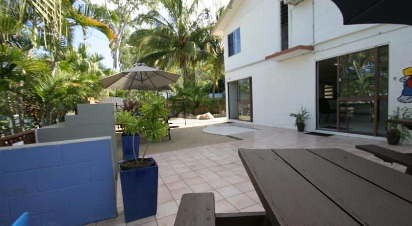 Picnic Bay Hotel | Cstay