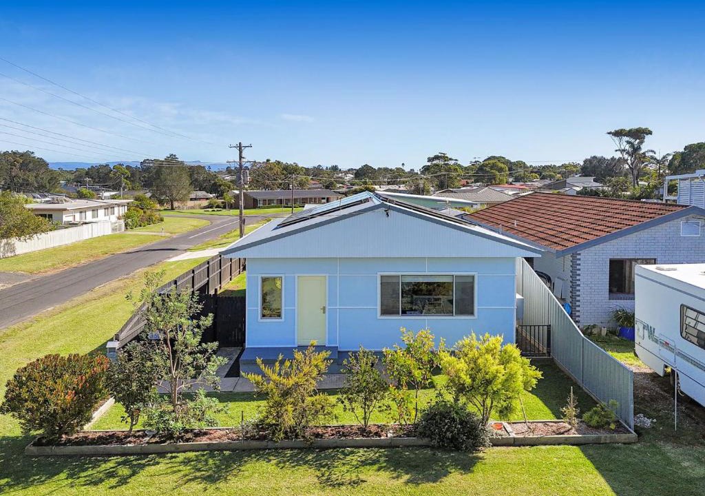 Culburra Beach House | Cunjevoi Beach House - Pet Friendly - 5 Mins to Beach