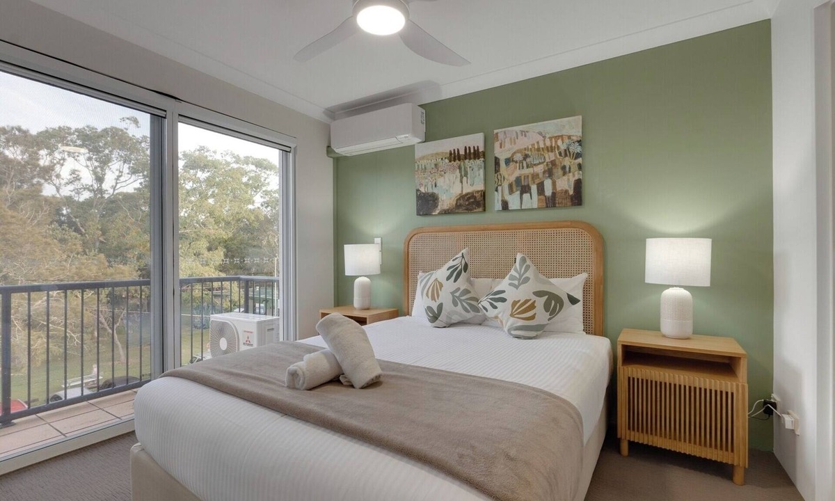 Currumbin Apartment | Currumbin 2BR Pool Days and Beach Walks