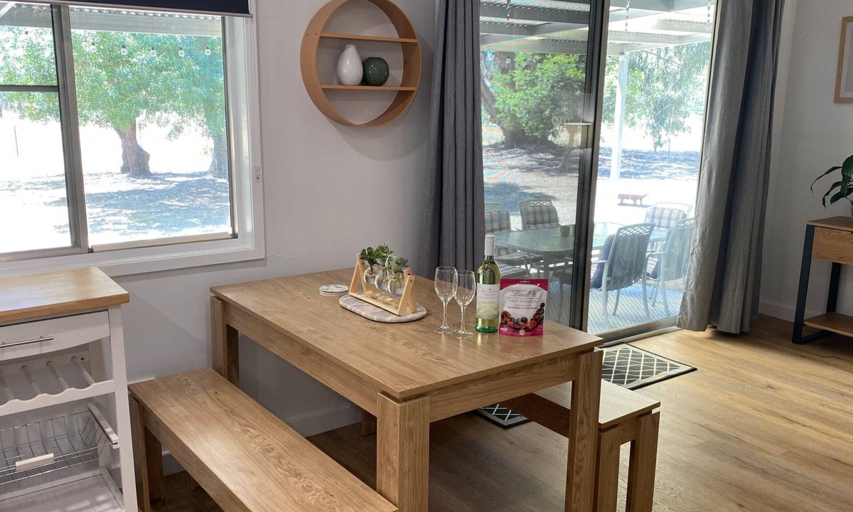 Wooragee House | Cycle on Star Lane