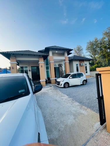 Kampung Telong Villa | D Aur Poolvilla Seaview