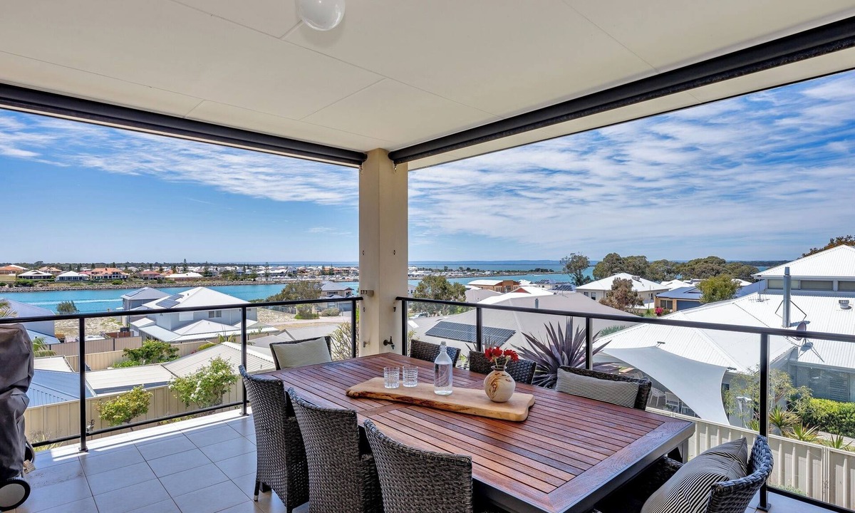 Dawesville House | Dawesville Estuary Retreat - Perfect Holiday Home