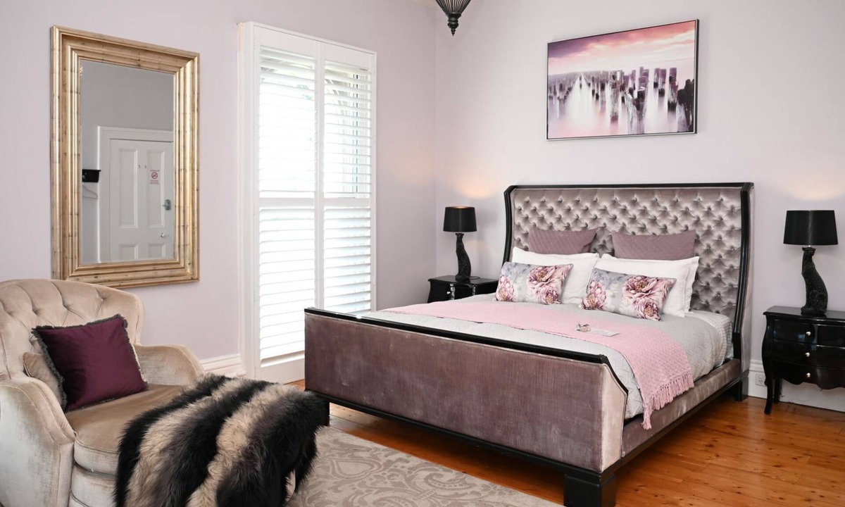 Mansfield Apartment | Deck Quarters - The Grande Vista
