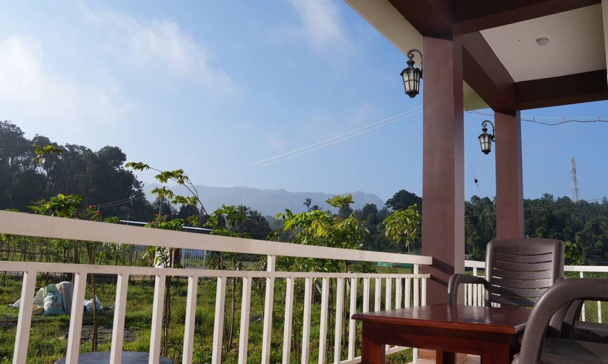 Naduvattam Bed & Breakfast | Deer Meadows