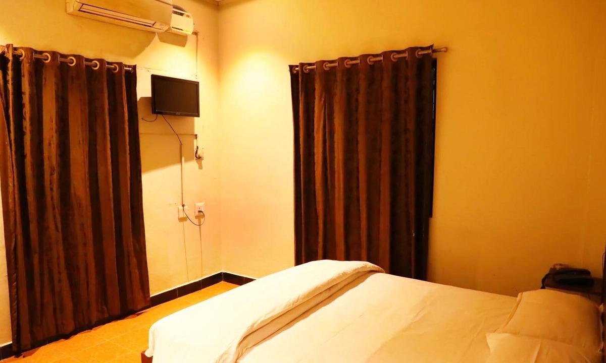 Pallavaram Hotel | Deluxe Hotel