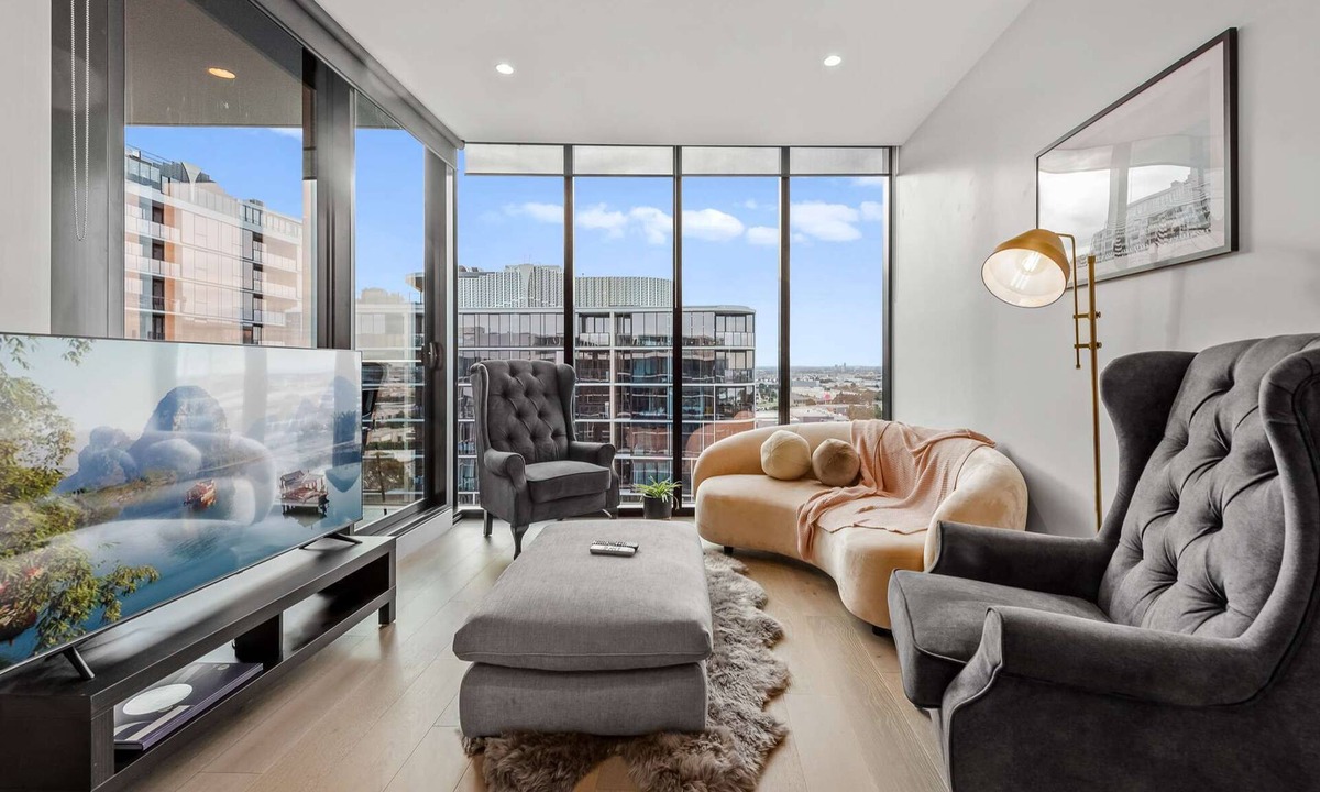 Port Melbourne Condo | Deluxe Sanctuary with Amazing Views and 2 Parking Spaces