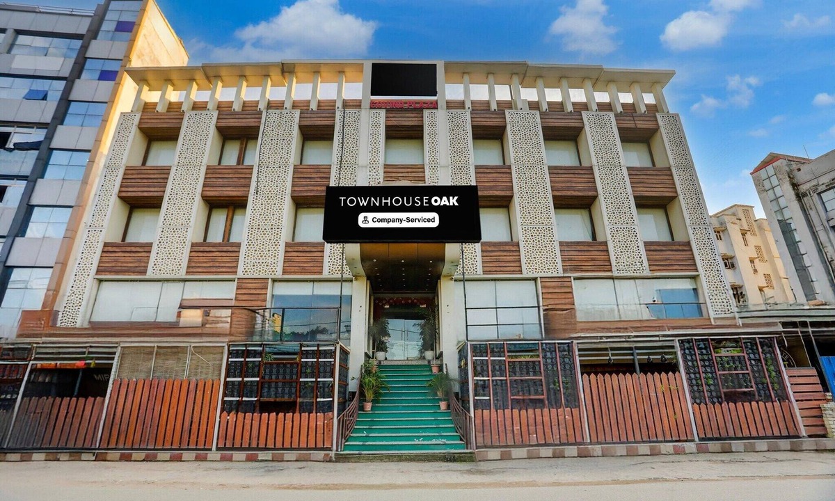 Danapur House | DeluxeTHE GOLDEN CROWN HOTEL