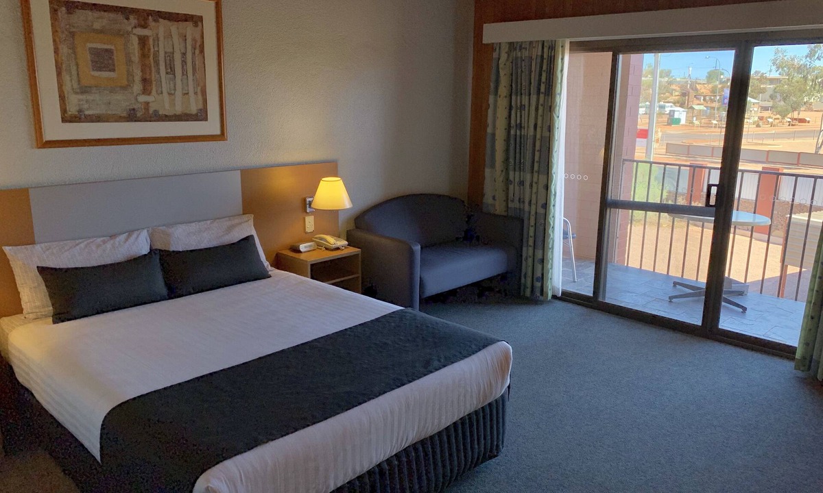 Coober Pedy Hotel | Desert Cave Hotel