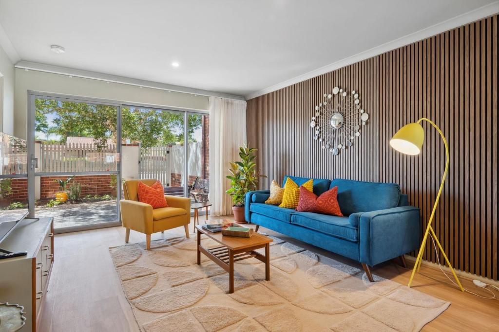 Bassendean Apartment | Designer Stay with Courtyard Bassendean near Swan Valley