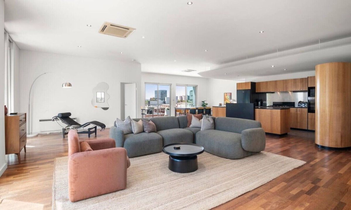 Collingwood Apartment | Designer Warehouse - Penthouse