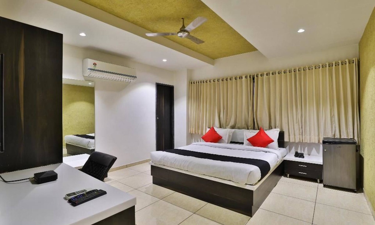 Nadiad Hotel | Dev Motel & Banquet