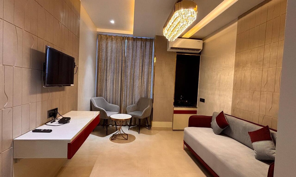 Tezpur Hotel | Dibakar Palace