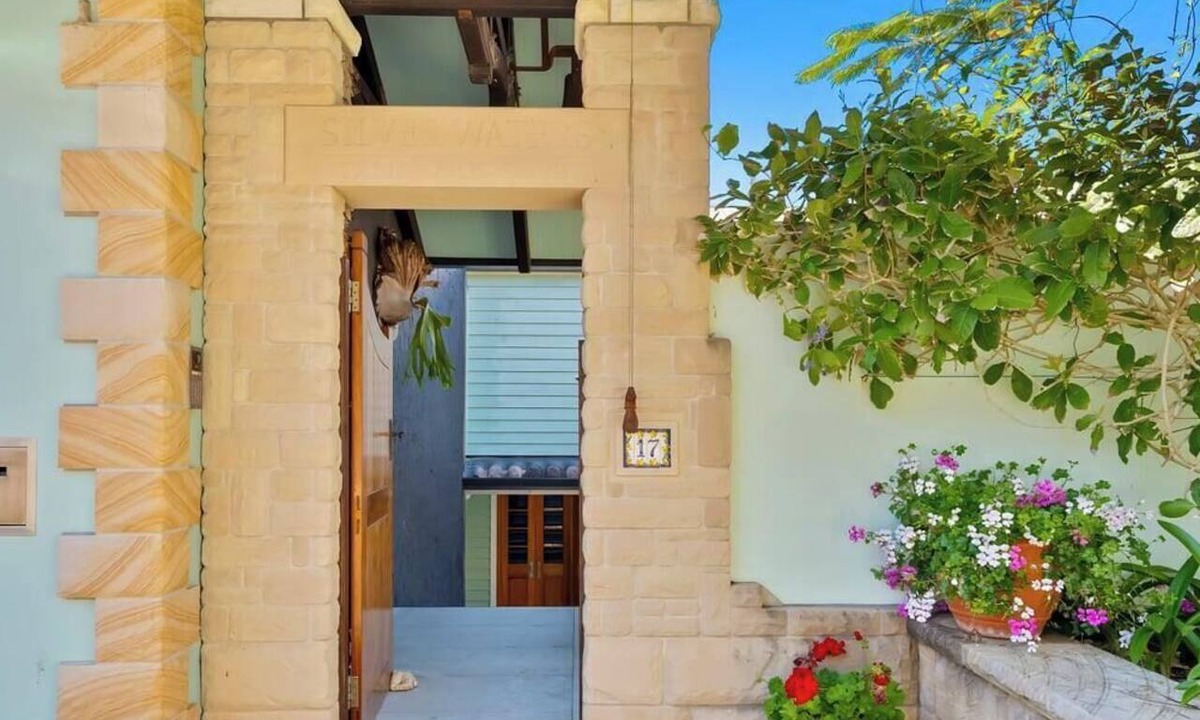Zilzie Apartment | Direct Beach Access, Private Cove, 3 min to Emu Park