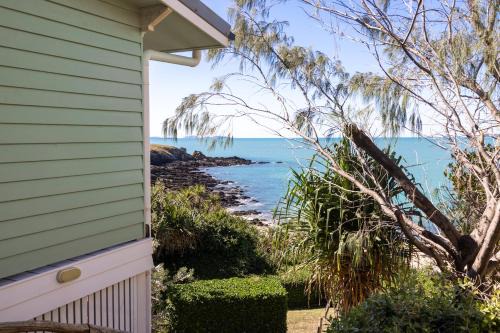Zilzie House | Direct Beach Access, Private Cove, 3 min Emu Park