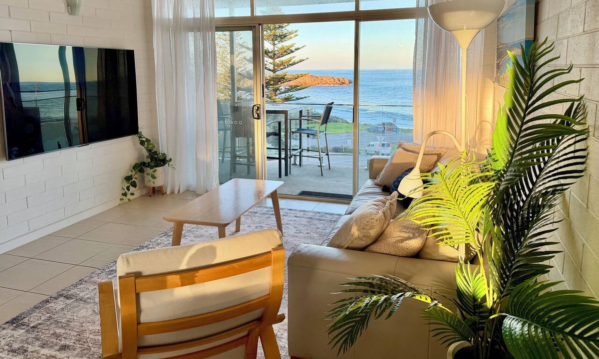 Port Elliot Apartment | Dolphins 7: 'A View To Remember' with Breathtaking Horseshoe Bay Views