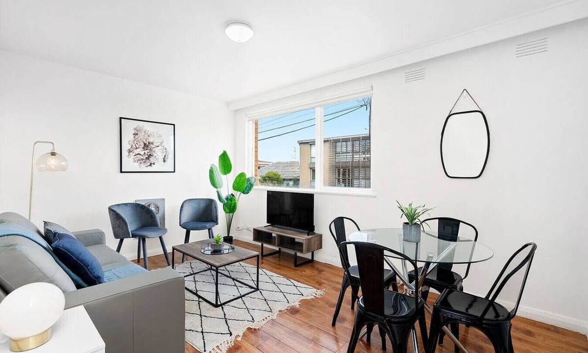 St. Kilda East Apartment | Domi Rentals - The Balaclava Den