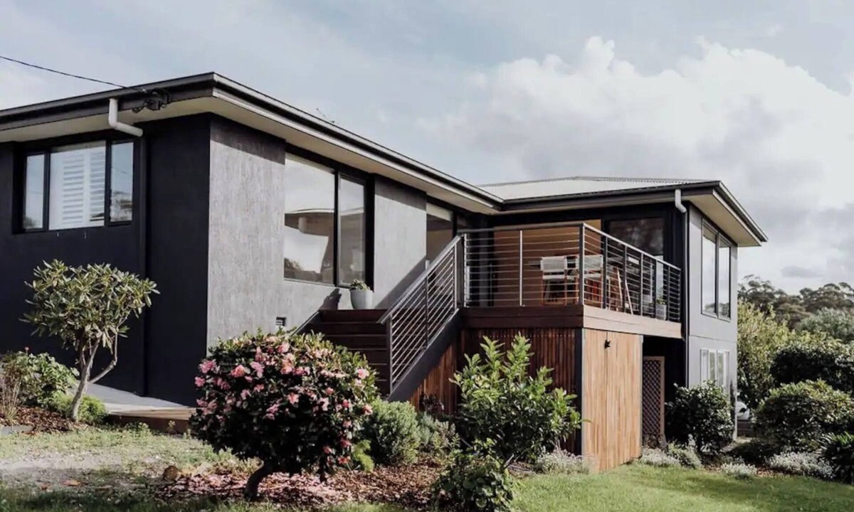 St Helens Apartment | Doric Dreams - Short Stroll to St Helens