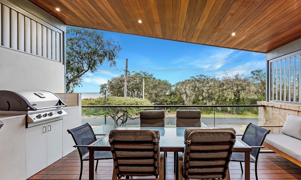 Quindalup House | DREAMY BEACHSIDE ESCAPE OFFERING SPARKLING OCEAN VIEWS