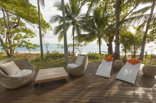 Holloways Beach House | Drift Beach House Getaway
