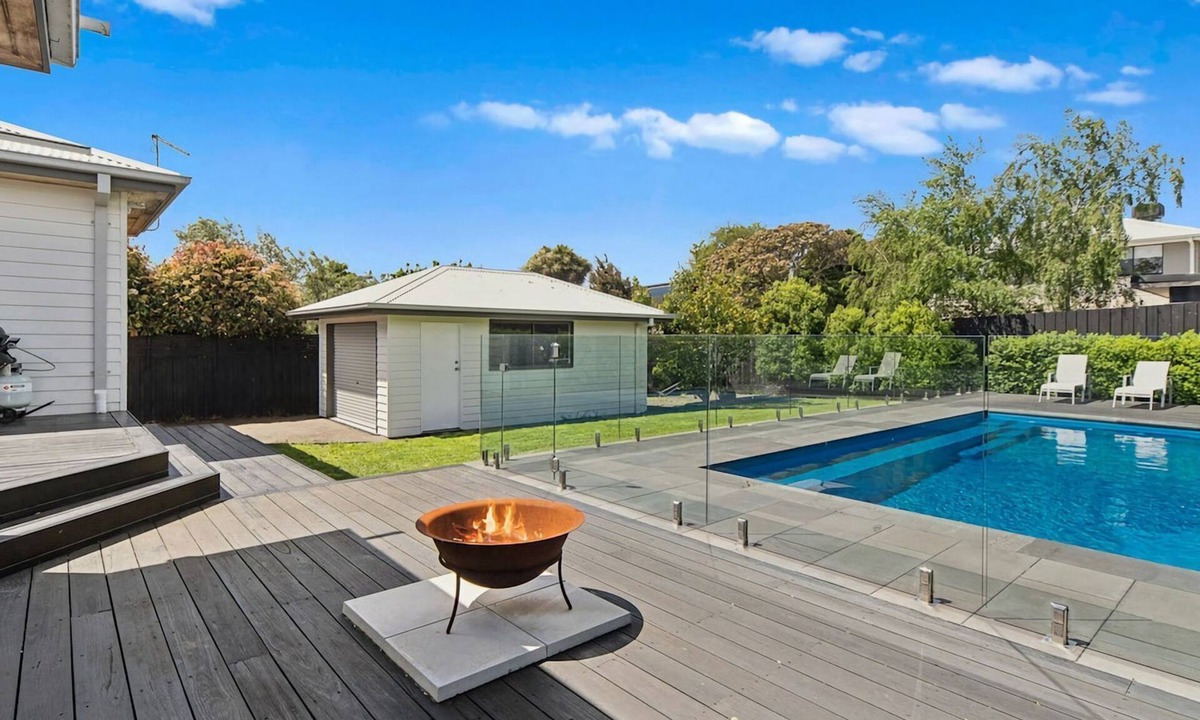 Dromana House | Dromana Drift Pool Retreat